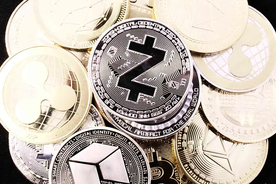 Zcash به‌دلیل تمرکز بر حفظ حریم خصوصی کاربران و امنیت بالای تراکنش‌ها، به‌عنوان یکی از برجسته‌ترین رمز ارزها شناخته می‌شود.